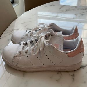 Kids’ Stan Smith Low Top Sneaker-wht/lt. pink sz 6